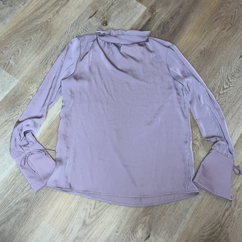 NWT Banana Republic Factory Lilac Blouse button neck tie cuffs size XS